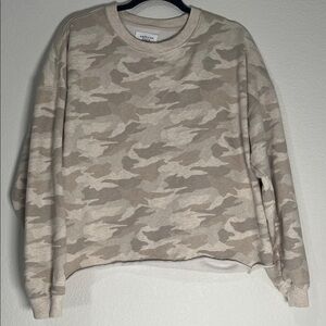 American Eagle Camouflage Crewneck Sweater size medium